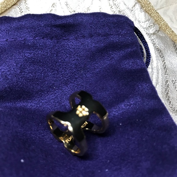 Ring - Picture 2 of 2